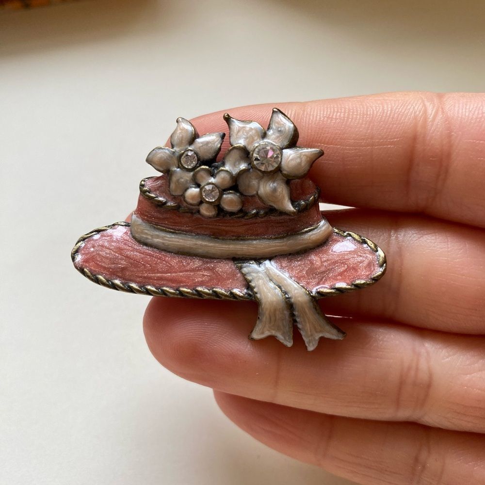 Vintage Retro Pink Hat with Flowers Brooch Pin